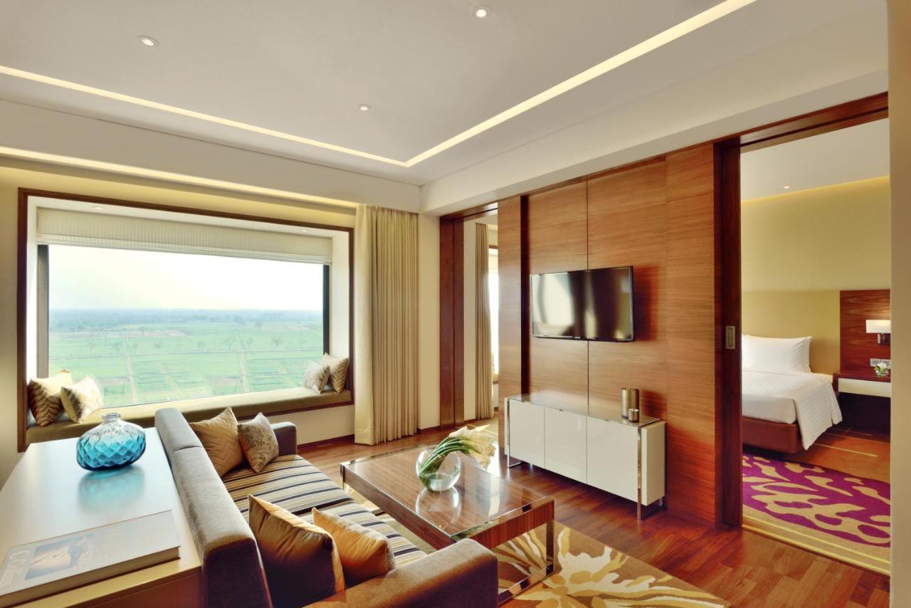 Courtyard By Marriott Raipur Ξενοδοχείο Εξωτερικό φωτογραφία