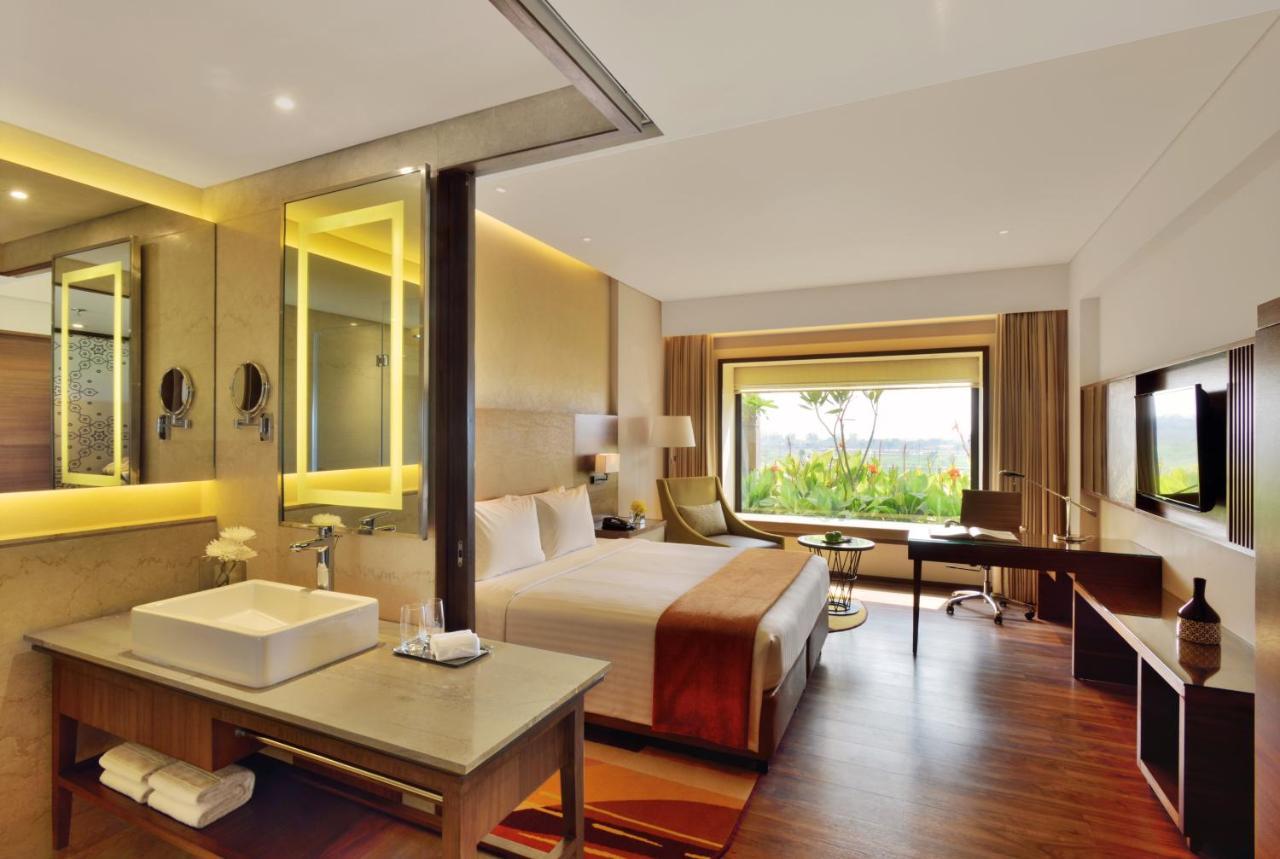 Courtyard By Marriott Raipur Ξενοδοχείο Εξωτερικό φωτογραφία