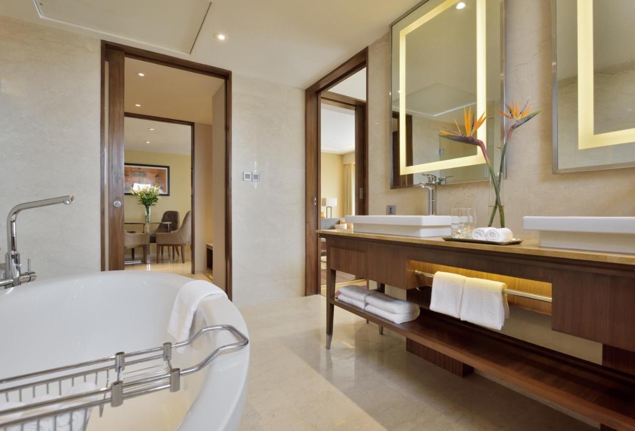 Courtyard By Marriott Raipur Ξενοδοχείο Εξωτερικό φωτογραφία