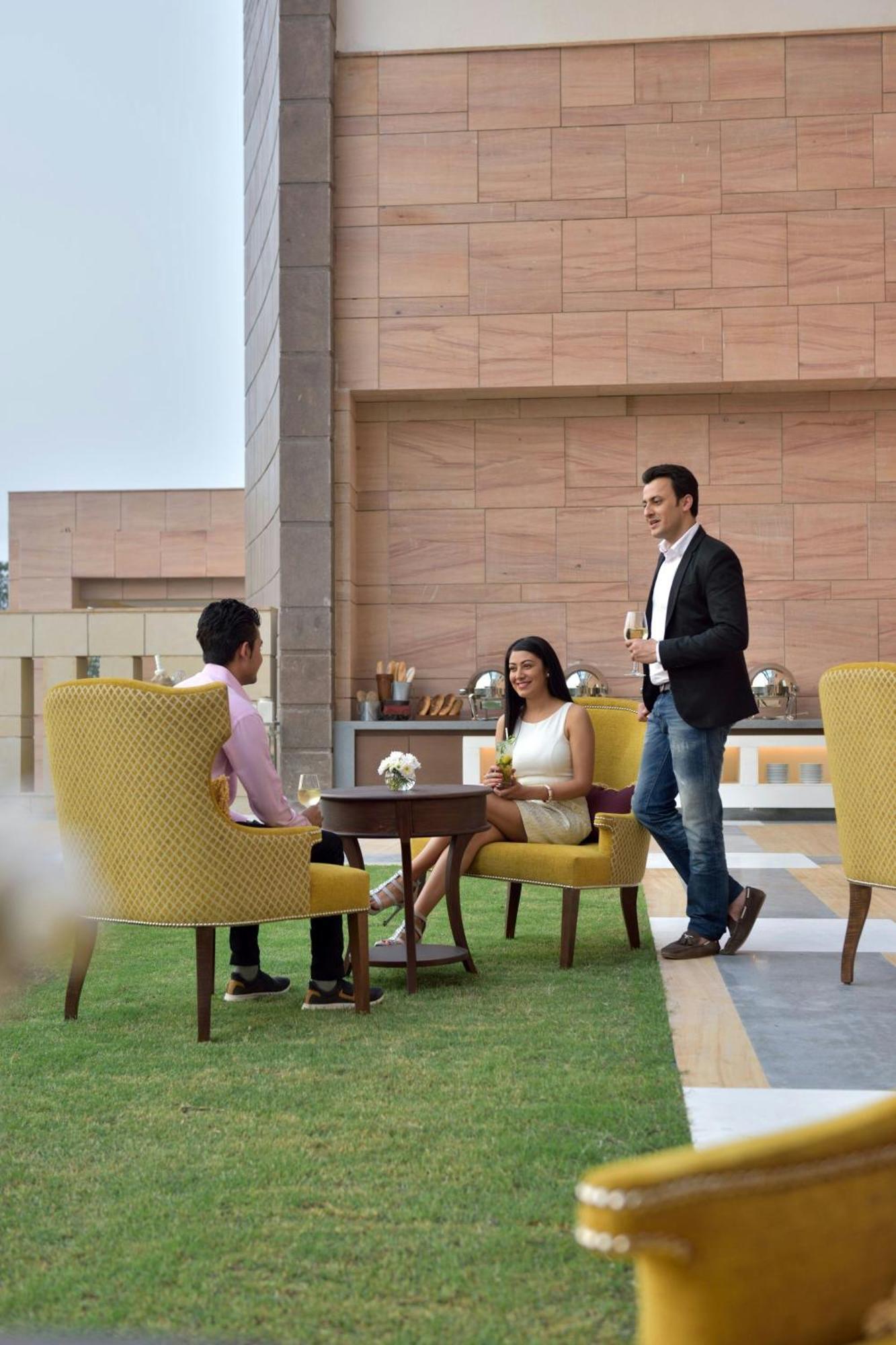 Courtyard By Marriott Raipur Ξενοδοχείο Εξωτερικό φωτογραφία