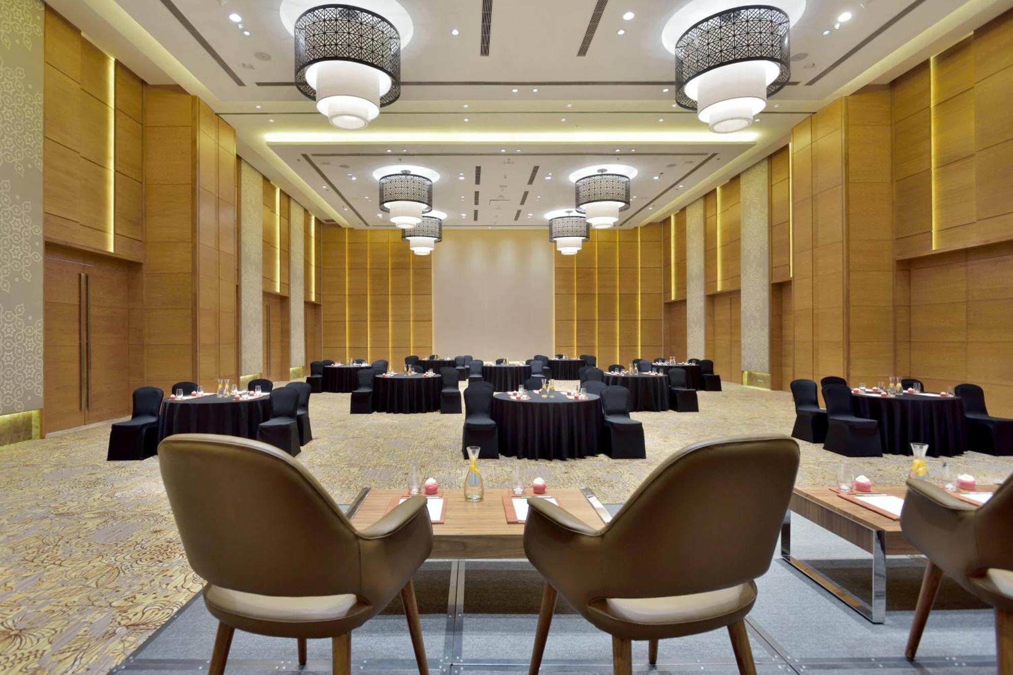 Courtyard By Marriott Raipur Ξενοδοχείο Εξωτερικό φωτογραφία