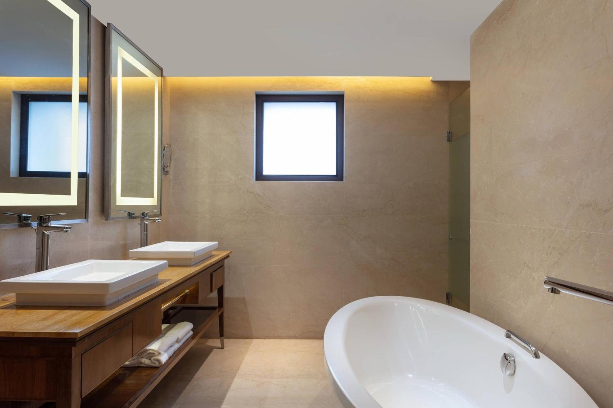 Courtyard By Marriott Raipur Ξενοδοχείο Εξωτερικό φωτογραφία