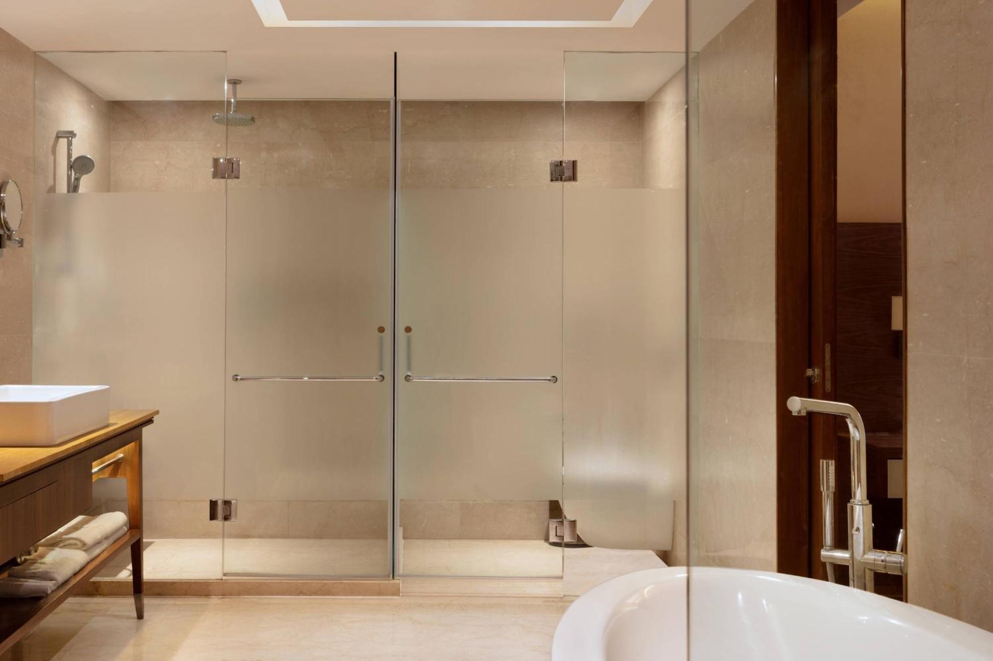 Courtyard By Marriott Raipur Ξενοδοχείο Εξωτερικό φωτογραφία