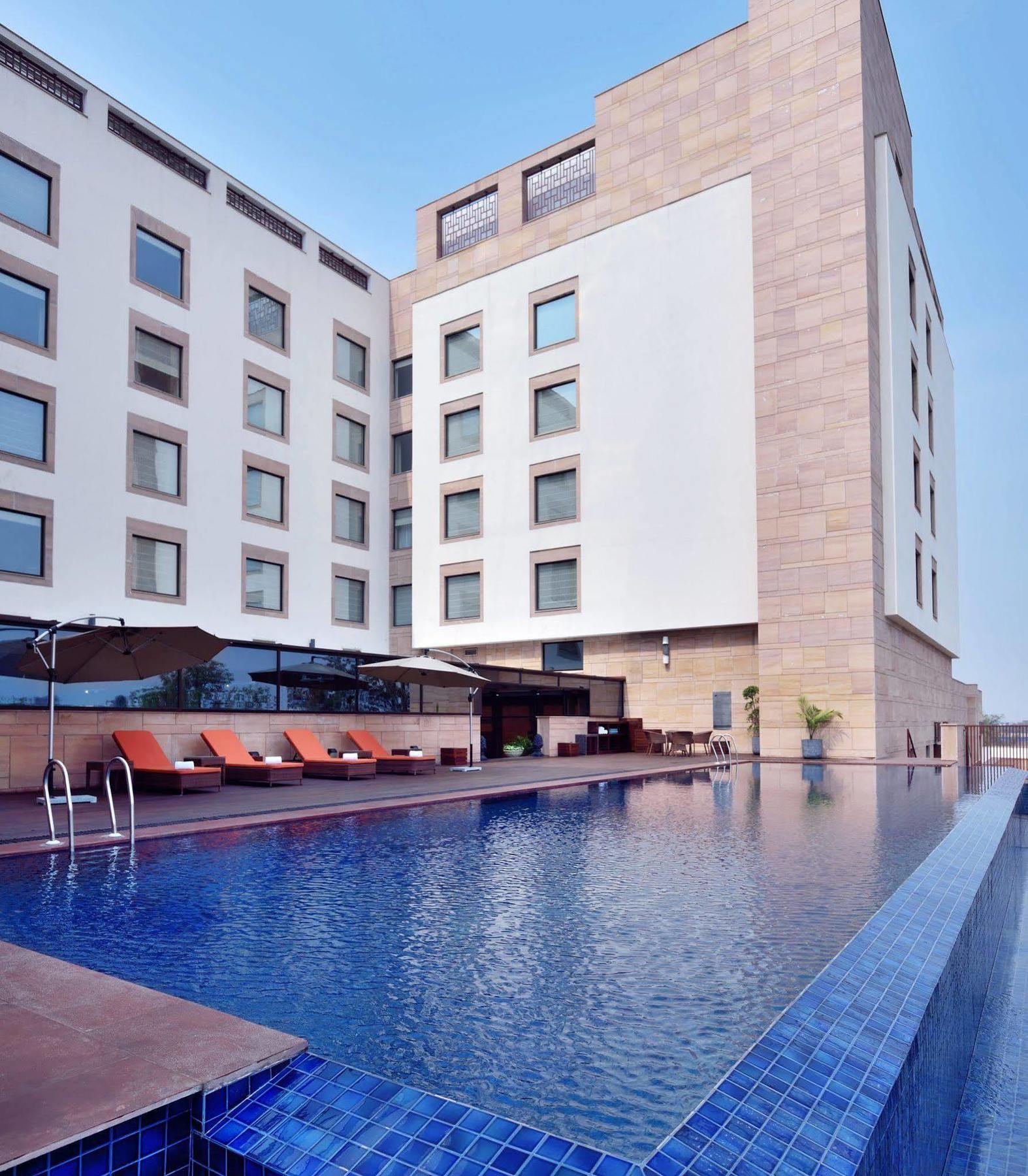 Courtyard By Marriott Raipur Ξενοδοχείο Εξωτερικό φωτογραφία